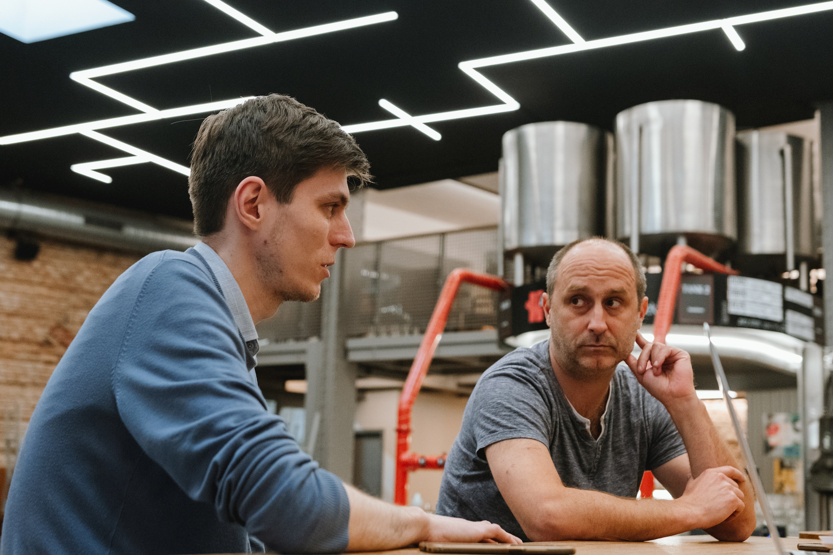 Podle Libora Zajíce a Filipa Vrány může zápis pivní kultury do UNESCO pomoct turistice a rovněž rozvířit debatu o vzniku hutné vědecké publikace. Foto: Alexandra Snováková/FF MU