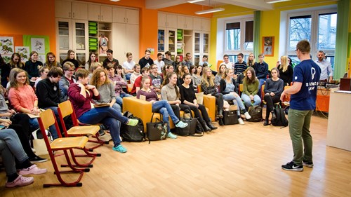 Science slam tour na střední škole Masarykova univerzita Studuj na MUNI