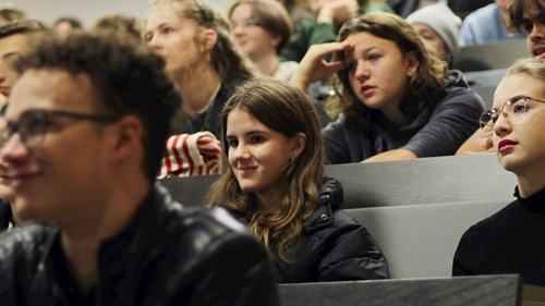 Součástí byl Den latiny, jehož cílem bylo zbavit latinu nánosu klasické představy náročné a zkostnatělé disciplíny. Foto: Viktorie Kozubíková/FF MU