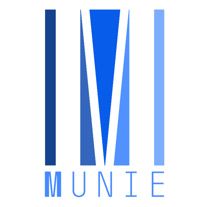 Modré a černé logo s nápisem "MUNIE", které je stylizované s výraznými vertikálními linii připomínajícími písmeno "M".