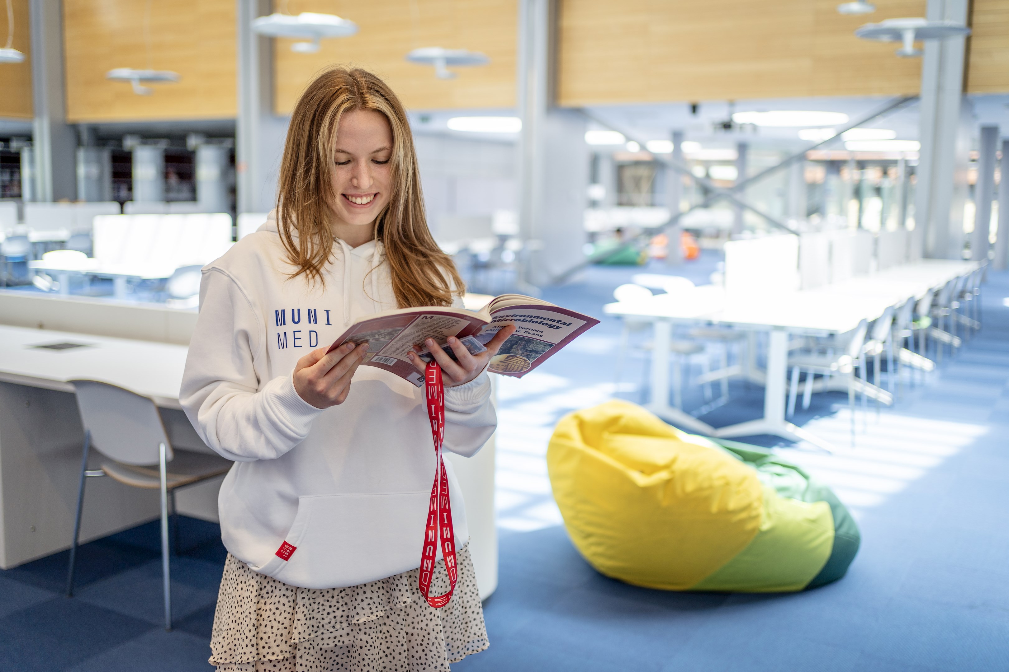 Podzimní webináře a akce zdarma pro středoškoláky na MED MUNI 