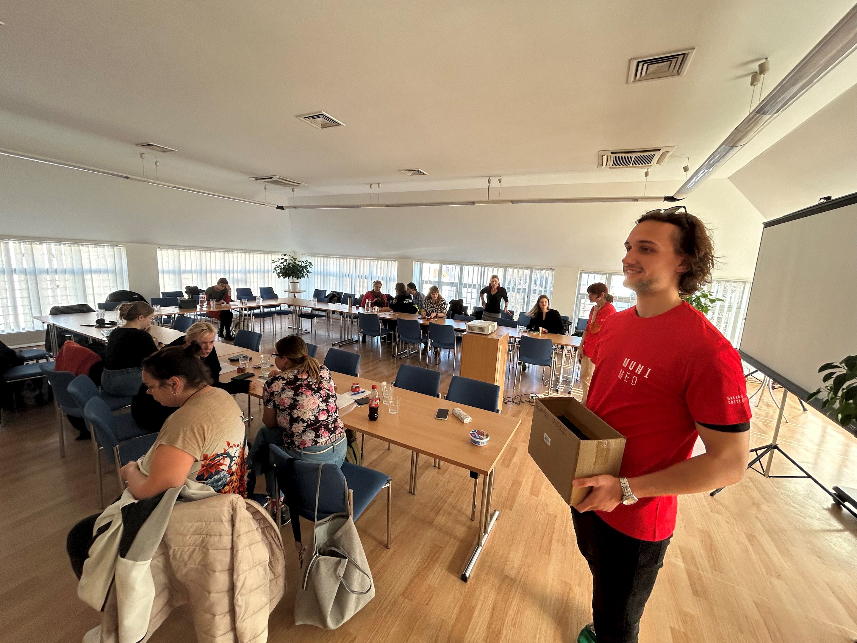 How Medics Help on the Street — From the Street to Home at Networking Meetings of Social Services for People Experiencing Homelessness