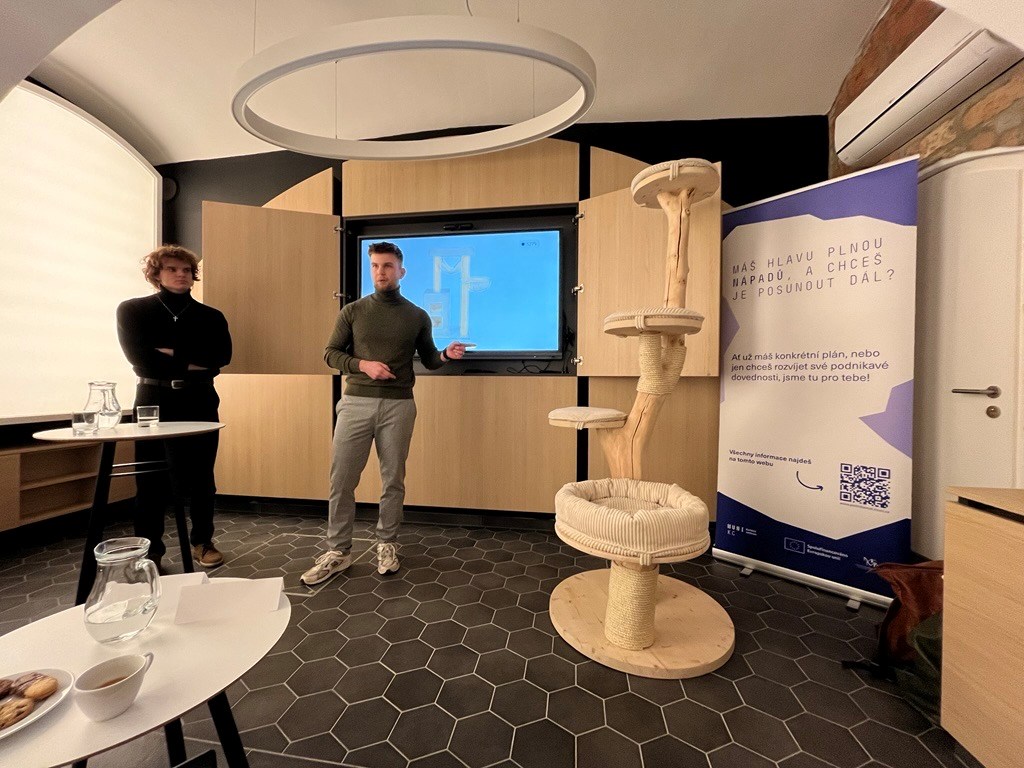Tým studenta Mariána Čury s projektem Kočkolez