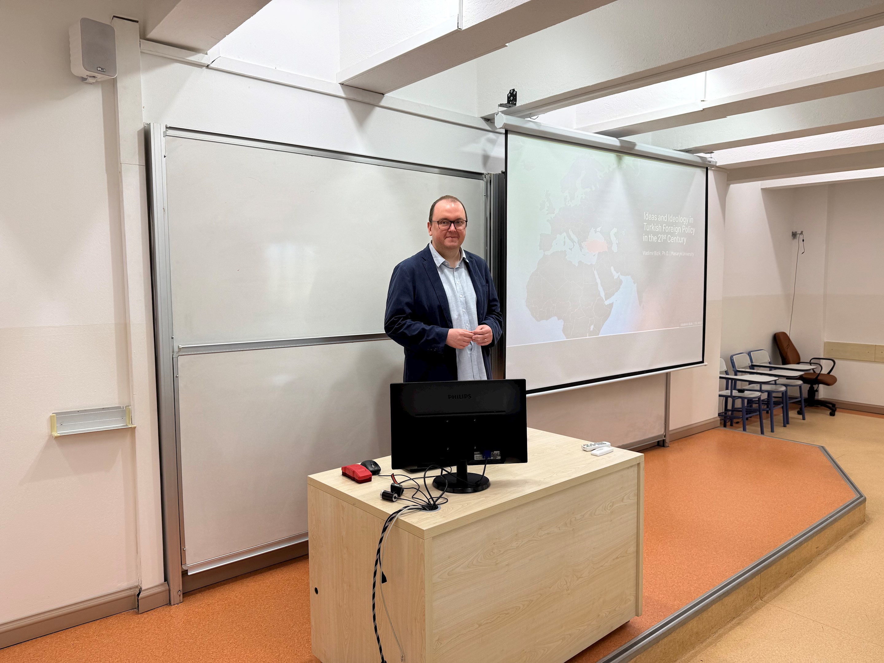 Vladimír Bízik hostuje na Bilkent University v Ankaře s intenzivním přednáškovým programem