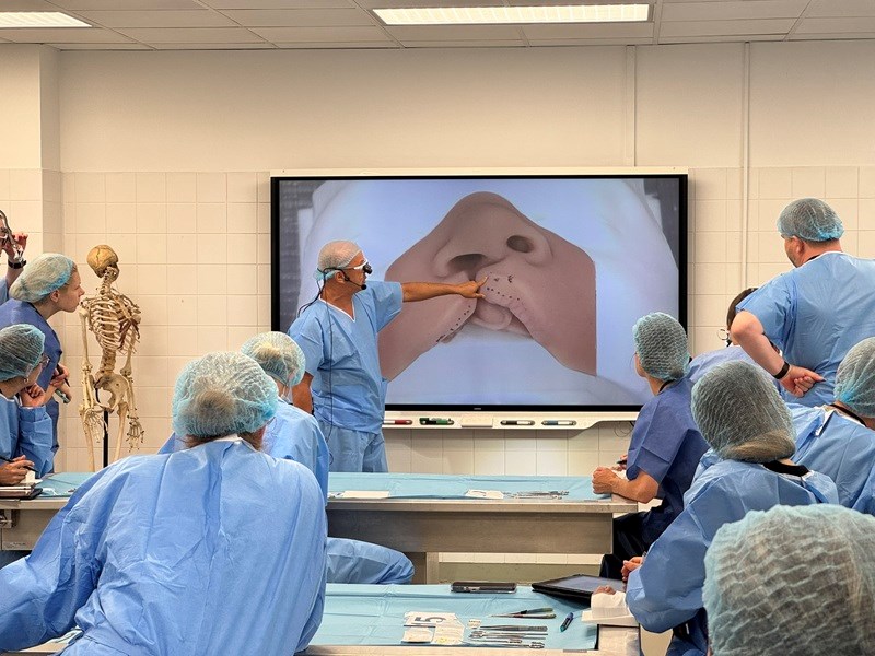 Multidisciplinární tým vyvinul a testoval silikonové modely rozštěpů patra