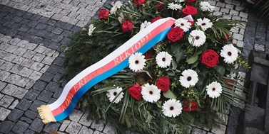 Uctění památky 17. listopadu ze strany ČKR – Hlávkova kolej, Žitná ulice, Národní třída, Albertov