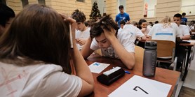 Nadaní studenti a žáci bojovali na MU v soutěži pIšQworky 