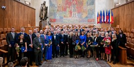 Prezident předal jmenovací dekrety novým profesorkám a profesorům 