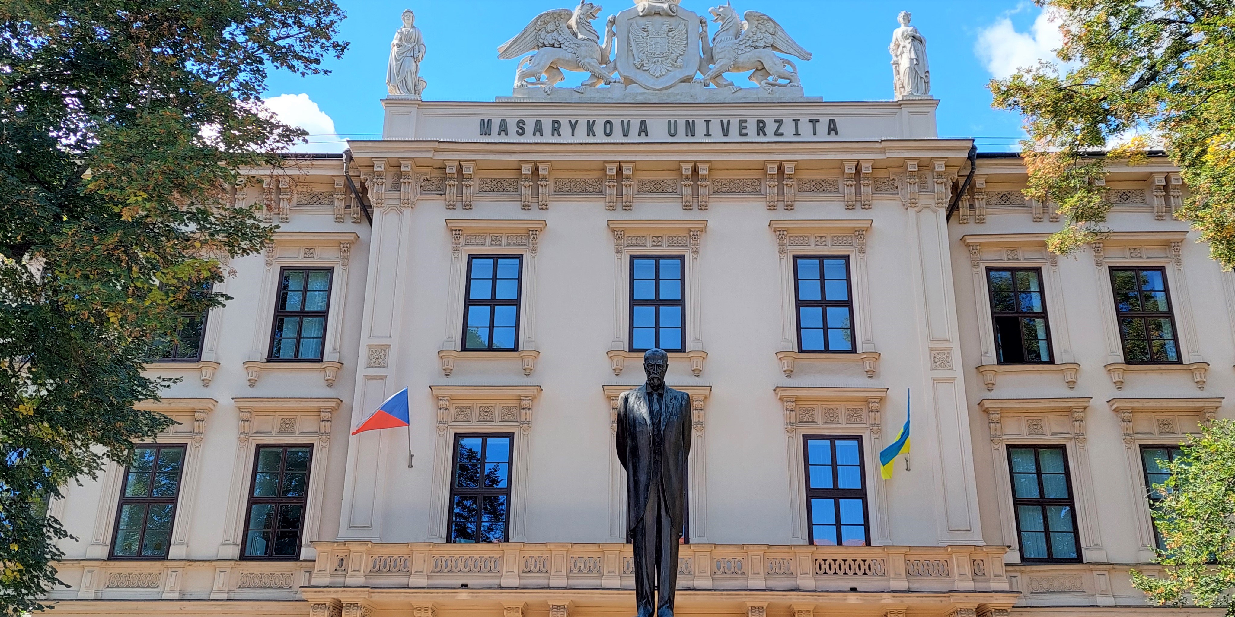 MUNI tři roky pomáhá Ukrajincům. Někteří už dokončili studium