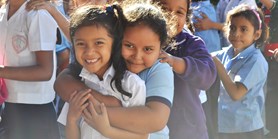 Romanisté naučí děti z Amazonie, jak pečovat o životní prostředí