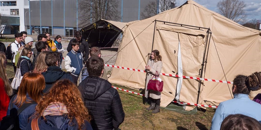 Studenti Masarykovy univerzity pomůžou i v nemocnicích a na infolinkách