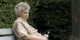 Sociologové řeší, jak eliminovat osamělost seniorů 