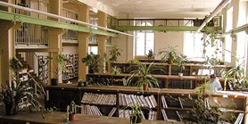 Jeřáb v knihovně FSS odkazuje na slavný vynález Viktora Kaplana