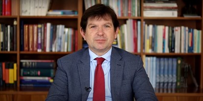 Video: Rektor Bareš vítá novou farmaceutickou fakultu na Masarykově univerzitě