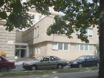 Budova LF, FN Brno, Obilní trh 11, pavilon A, Hlavní vchod do budovy porodnice Fakultní nemocnice
